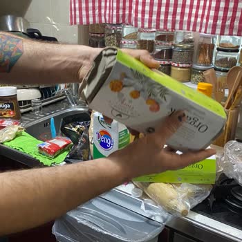 Kor Yumurta Yumurtadan Ölmüş Civciv Çıktı