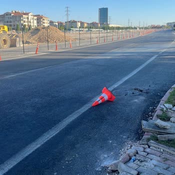 Konya Büyükşehir Belediyesi Fırat Caddesi Tramvay Durağında Bulunan Yaya Geçidinin Kapatılması