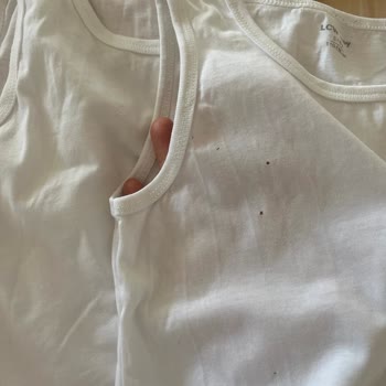 LCW Kısa Sürede Delik Deşik Olan Atlet Sorunu