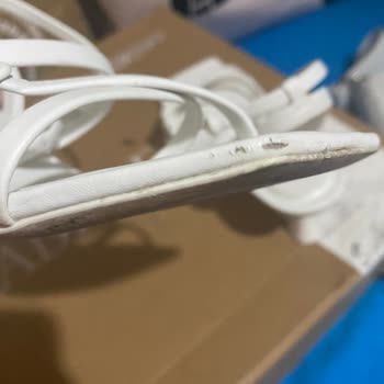 Stradivarius Ayakkabısını Soyulma Oldu