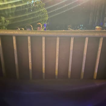 Paraf Kuruçeşme Açıkhava Konserleri'da Oturma Plansızlığı