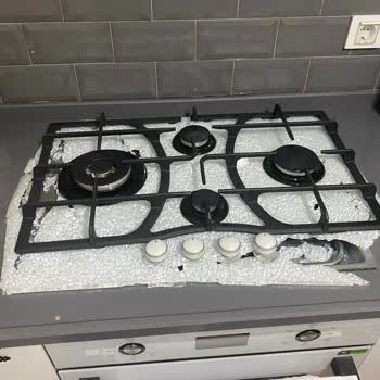 Ferro Ankastre Camı Patladı