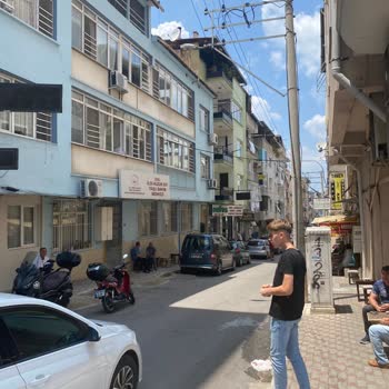 İzmir Büyükşehir Belediyesi Kaldırım Ve Bina Önü İşgali