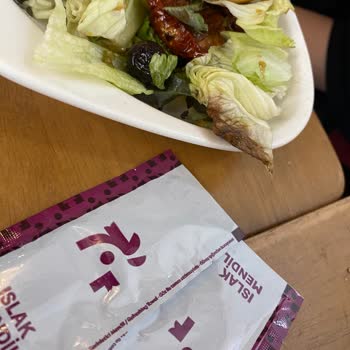 Tavuk Dünyası Çürümeye Yakın Sebzeli Salatalar