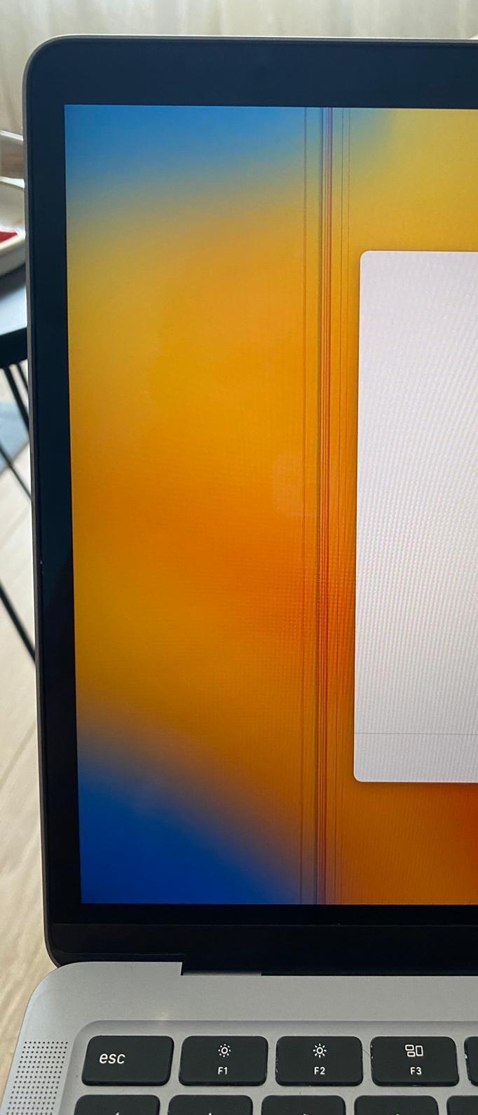 Apple Macbook Air M1 8 GB 512 GB SSD 13.3 Ekranda Çizikler Oluştu ...