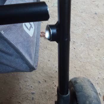 4 Baby Bebek Arabası Tutma Yeri Kırıldı
