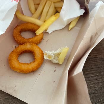 Usta Dönerci Yemeğin İçinden Bir Şey Çıktı