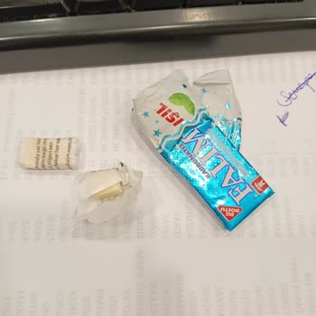 Falım Yarım Çıkan Ciklet