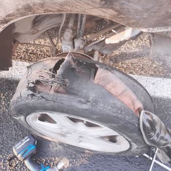 Dayton Lastik Patlaması Param Parça Olması