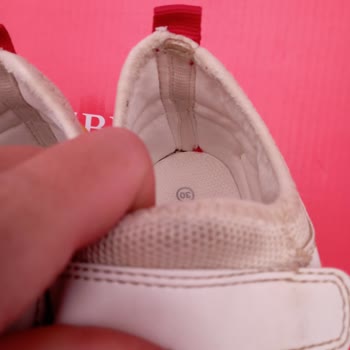 LCW Ayakkabı Ayağı Yara Yapıyor