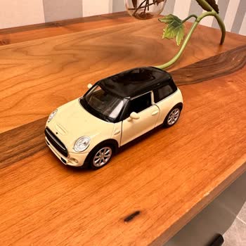 Trendyol Arkasında Durduğu Görseldekinden Farklı Gelen Ürün