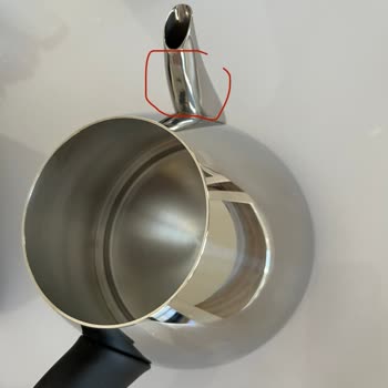 Jumbo Kusurlu Çaydanlığına Sahip Çıkmıyor!