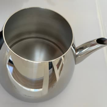 Jumbo Kusurlu Çaydanlığına Sahip Çıkmıyor!