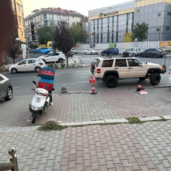 Domino's Pizza Beykent Çalışan Sorunu ve Park Yerlerini Kullandırmamaları