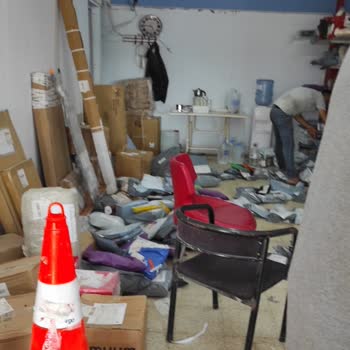 Sürat Kargo Kargolarımız Yerde Ve Üzerine Basılı Haldeydi