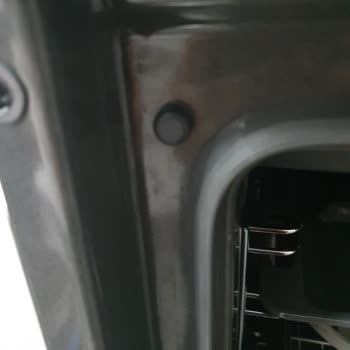 Bosch HBJ558YB0T Fırın Tepsisi Emayesi Atması