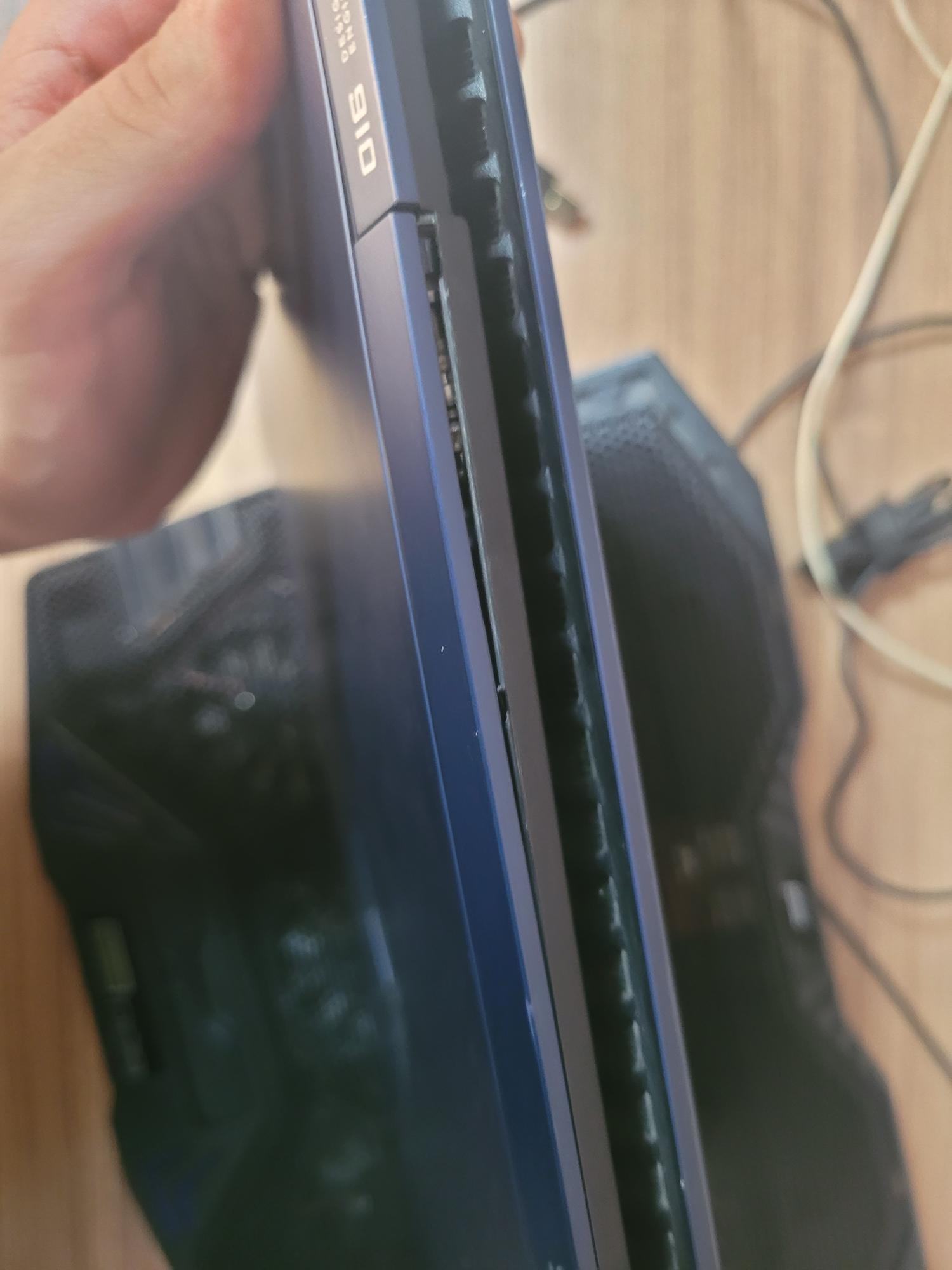 16e0028nt HP Victus Laptop Broken Bezel Xolvie