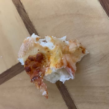 Domino's Pizza Pizzamdan Upuzun Saç Çıktı