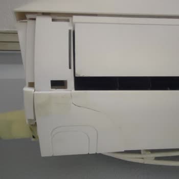 Daikin Klima İç Ünite Çatlayarak Dökülmesi