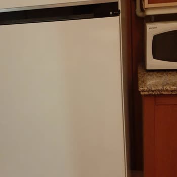 Yeni Alınan Beko Nofrost Buzdolabı Soğutmuyor Ve Buzluk Karlanıyor
