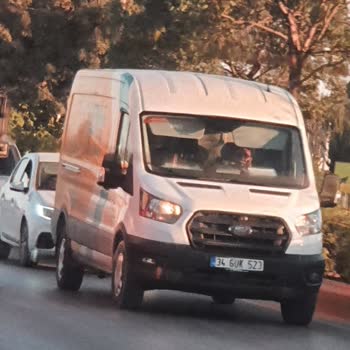 PTT Kargo Aracı Şoförünün Trafik Canavarlığı