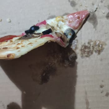 Yemeksepeti PizzaLazza Müşteriyi Yanıltan Sipariş!