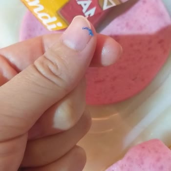 Namet Hindi Salamdan Çıkan Mavi Parça