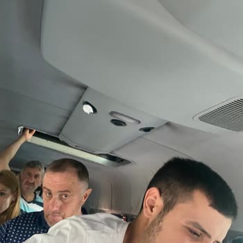 Ordu Minibüsçüler Odası Ünye Ordu Dolmuş Durağı Ayakta Yolcu Alıyor