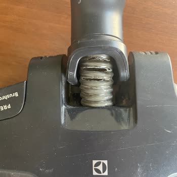 Media Markt Electrolux Şarjlı Dikey Süpürge Boru Patlağı Şikayeti