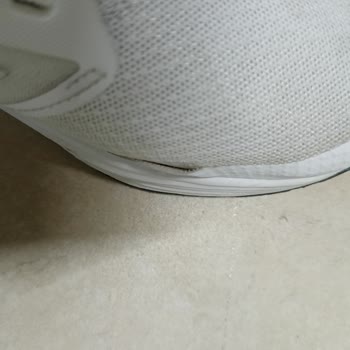 Adidas Ayakkabımın Yanı Açıldı