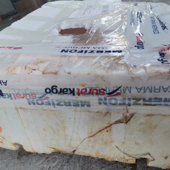 Sürat Kargo Kırılmış Malzeme Parçalanmış Kutu