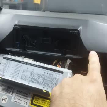 Dacia Sandero 1.0t Yetkili Serviste Kırılan Parçalar!