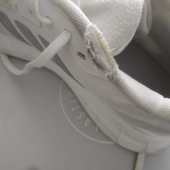 Ozdilekteyim.com Adidas Marka Ayakkabı 3 Ayda Bu Hale Geldi