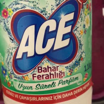 Ace Çamaşır Suyu Pembeye Boyadı