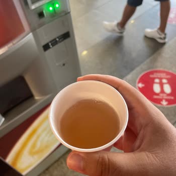 Bodrum Havalimanı Nescafe Otomatı Kahve Yerine Sıcak Su Verdi