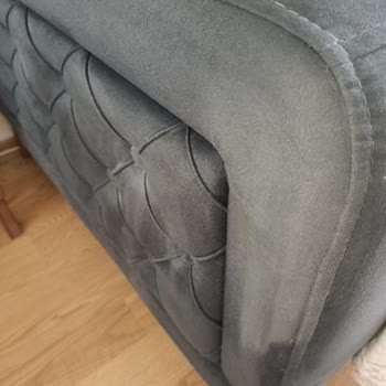 Gündoğdu Mobilya Koltuğun Kumaşında Solmalar Oldu Fakat Firma Malına Sahip Çıkmıyor