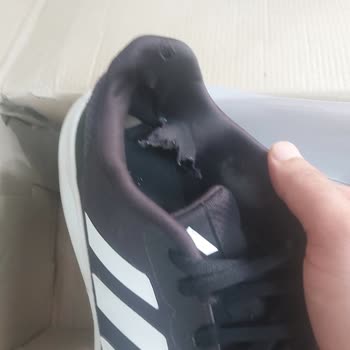adidas Ayakkabı Yırtılma Ve Red Yemesi