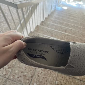 Skechers Rahatsız Yapılmış Ayakkabı
