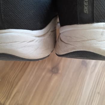 Skechers Sneakers Poor Quality..!