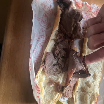Arby's Mağazasında Muhatap Bulamamak Ve Baştan Savma Ürün Gönderimi