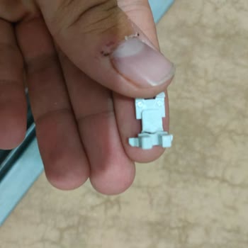 Samet A.Ş Çekmece Rayındaki Tırnak Kırılması