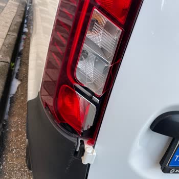 Renault Express Aracımın Sol Stop Lambası Bekleme Sorunu