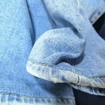 Mavi'den Aldığım Pantolonun Paça Kısmında Defo