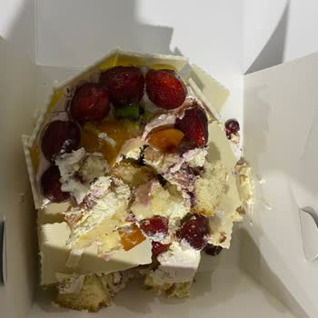 Art of Bakery Bozuk Gıda Satılması