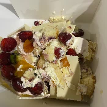 Art of Bakery Bozuk Gıda Satılması