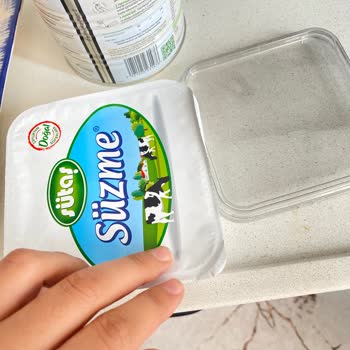 Sütaş Peynirden Kıl Çıktı