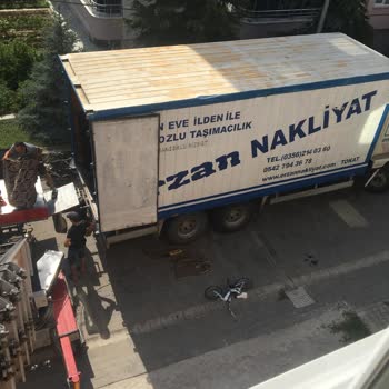 Erzan Nakliyat Mobilyamızı Ve Evin Camını Kırdılar. Zararlarımız Karşılanmadı.
