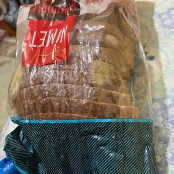 A101 Kapıda Çürük Bozuk Ekmek