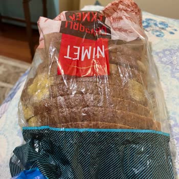 A101 Kapıda Çürük Bozuk Ekmek