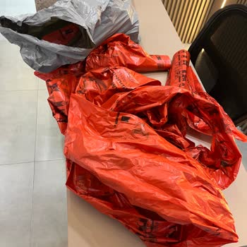 Sürat Kargo Hasarlı Ve Pislik İçinde Kargo Getiriyor